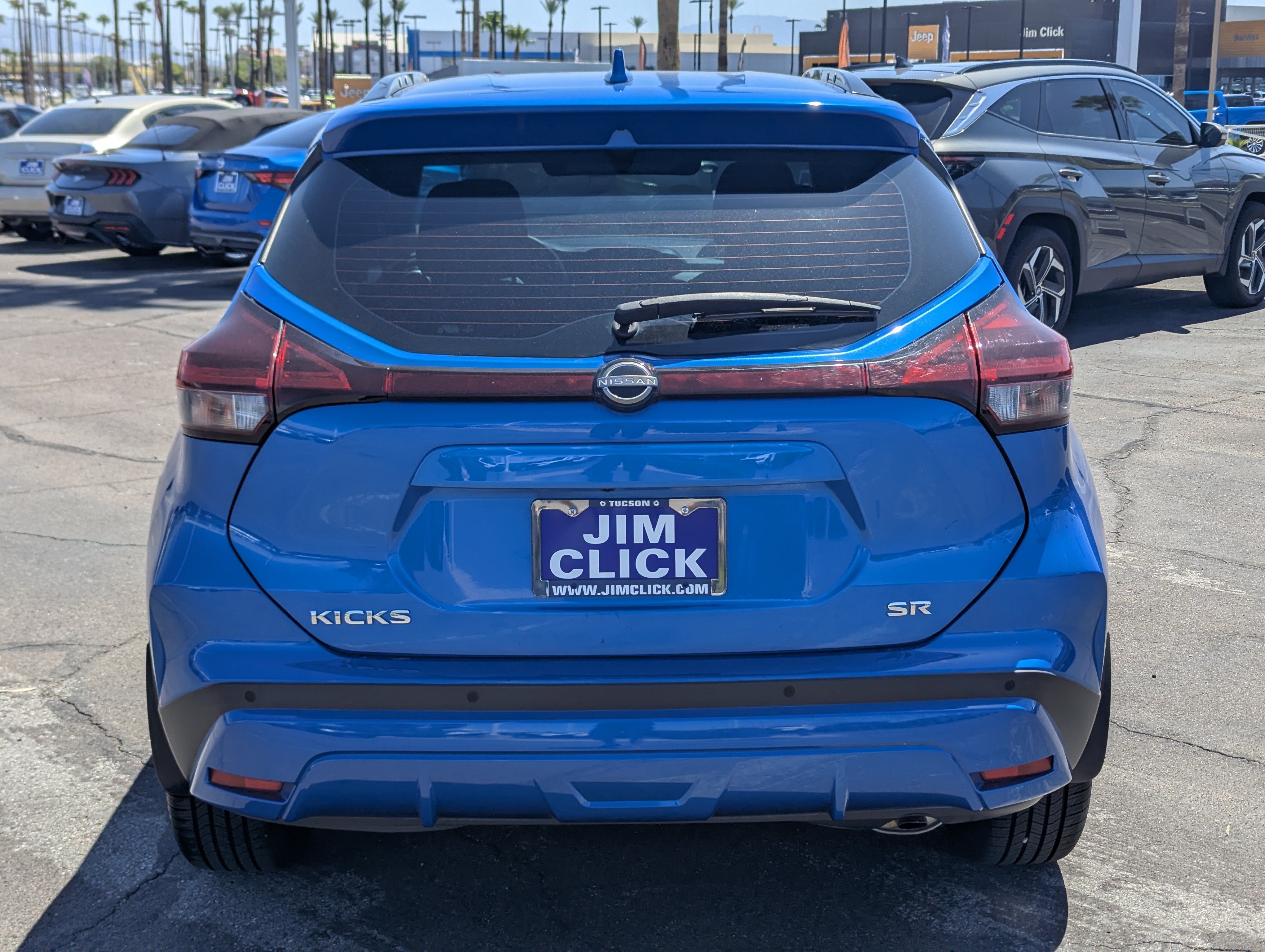 2023 Nissan Kicks SR
