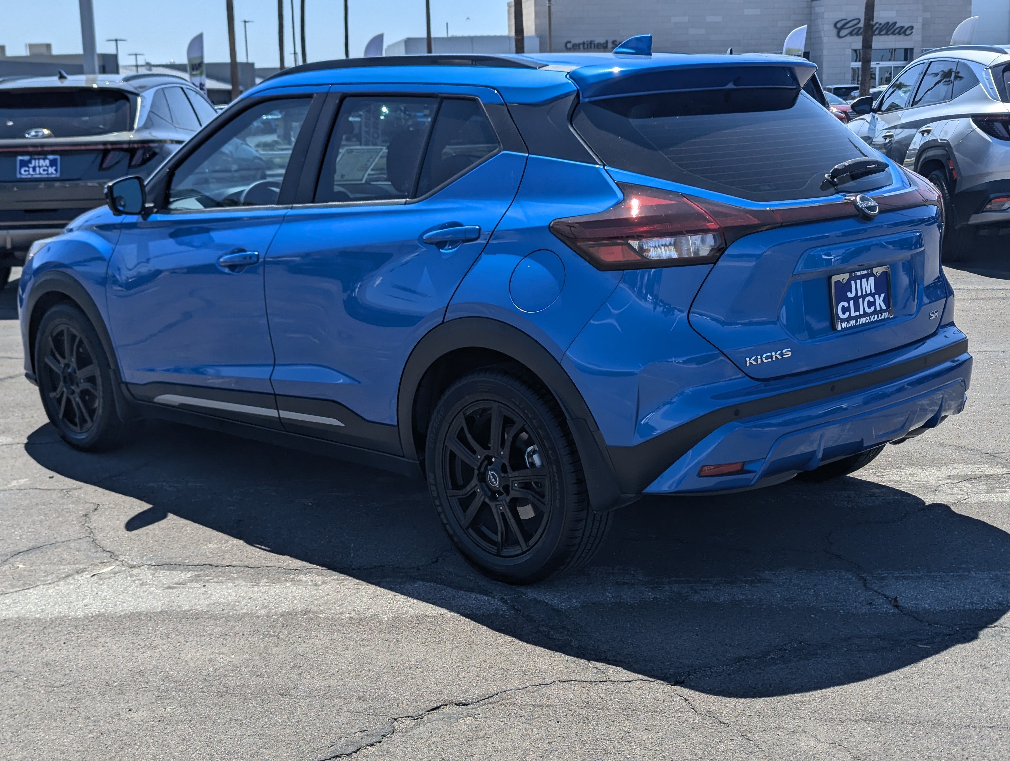 2023 Nissan Kicks SR