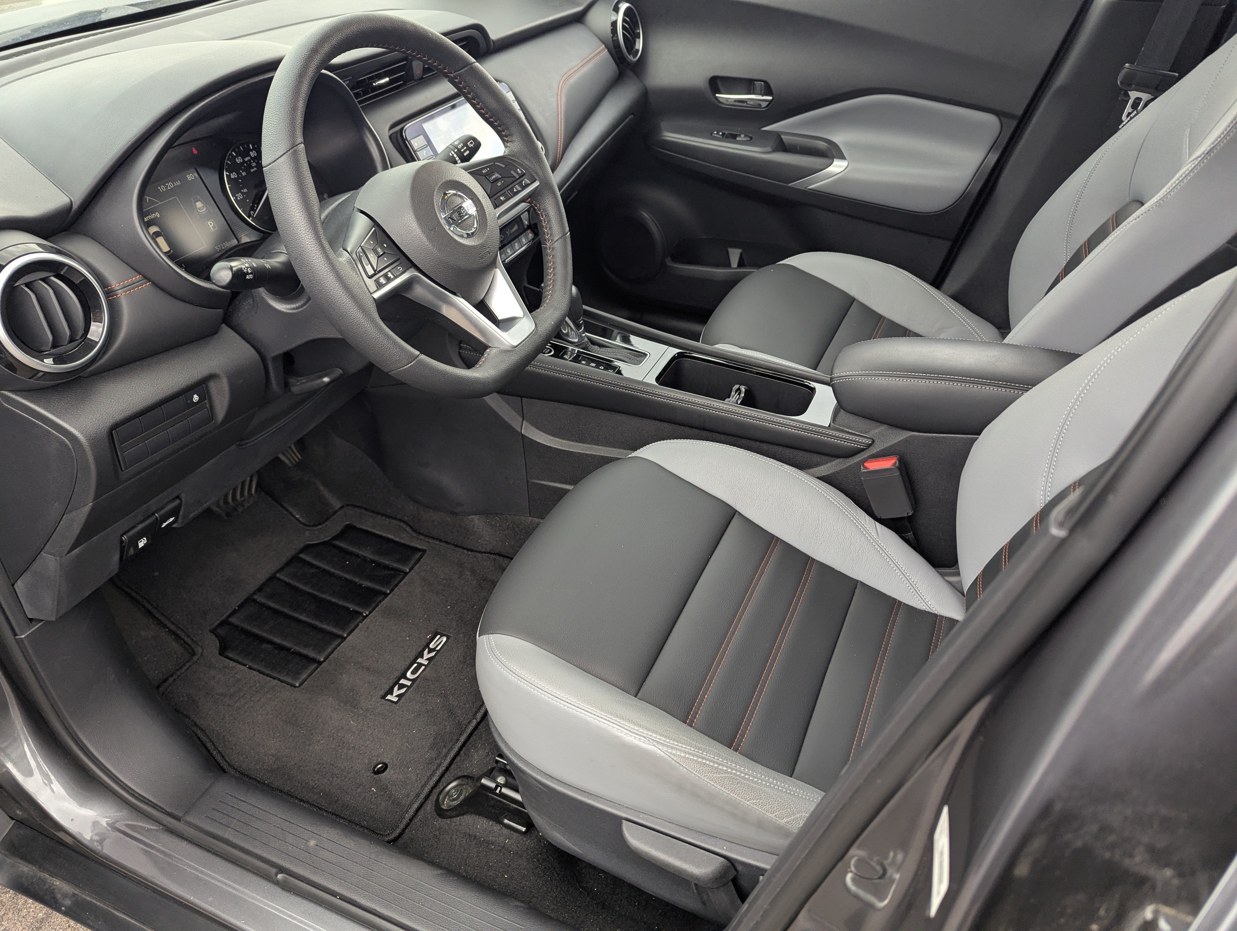 2021 Nissan Kicks SR