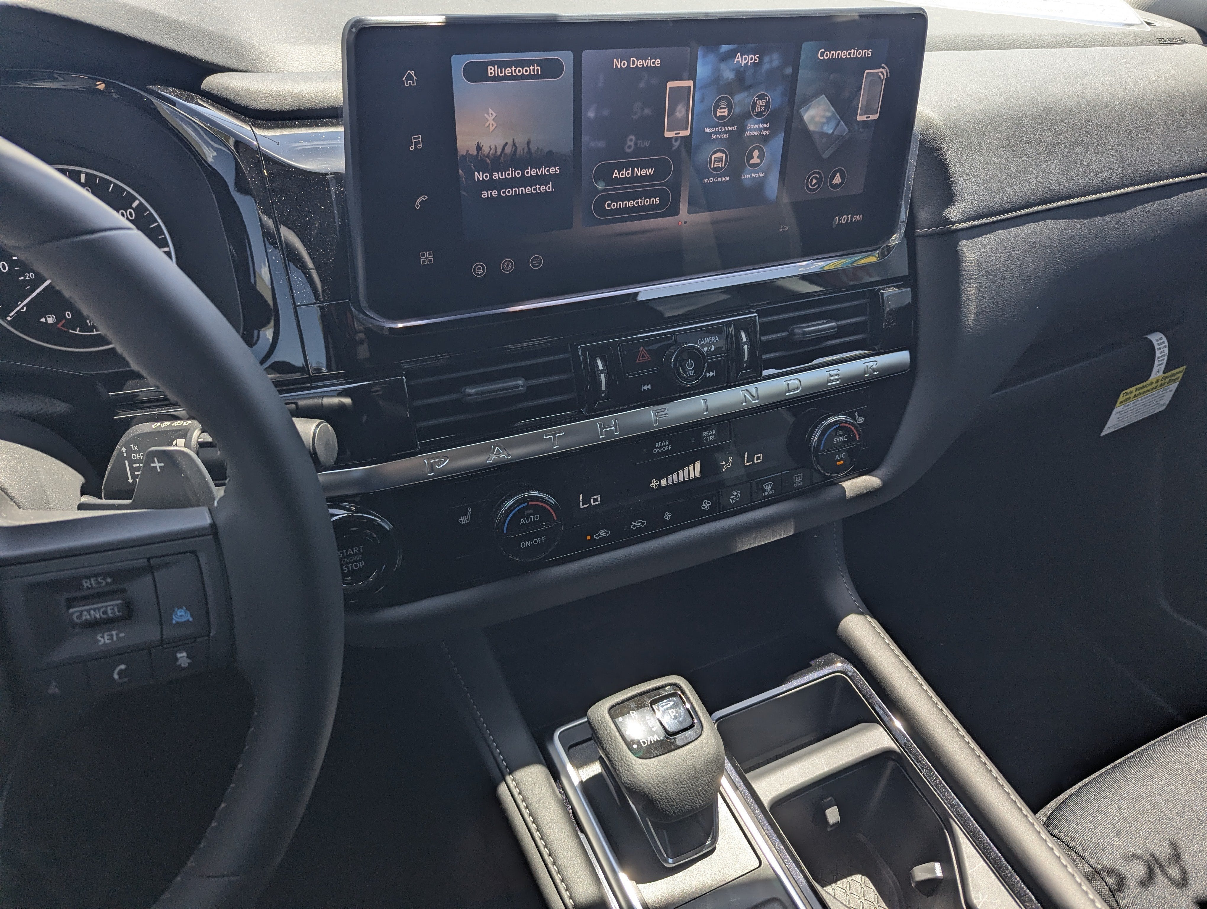 2026 Nissan Pathfinder SV