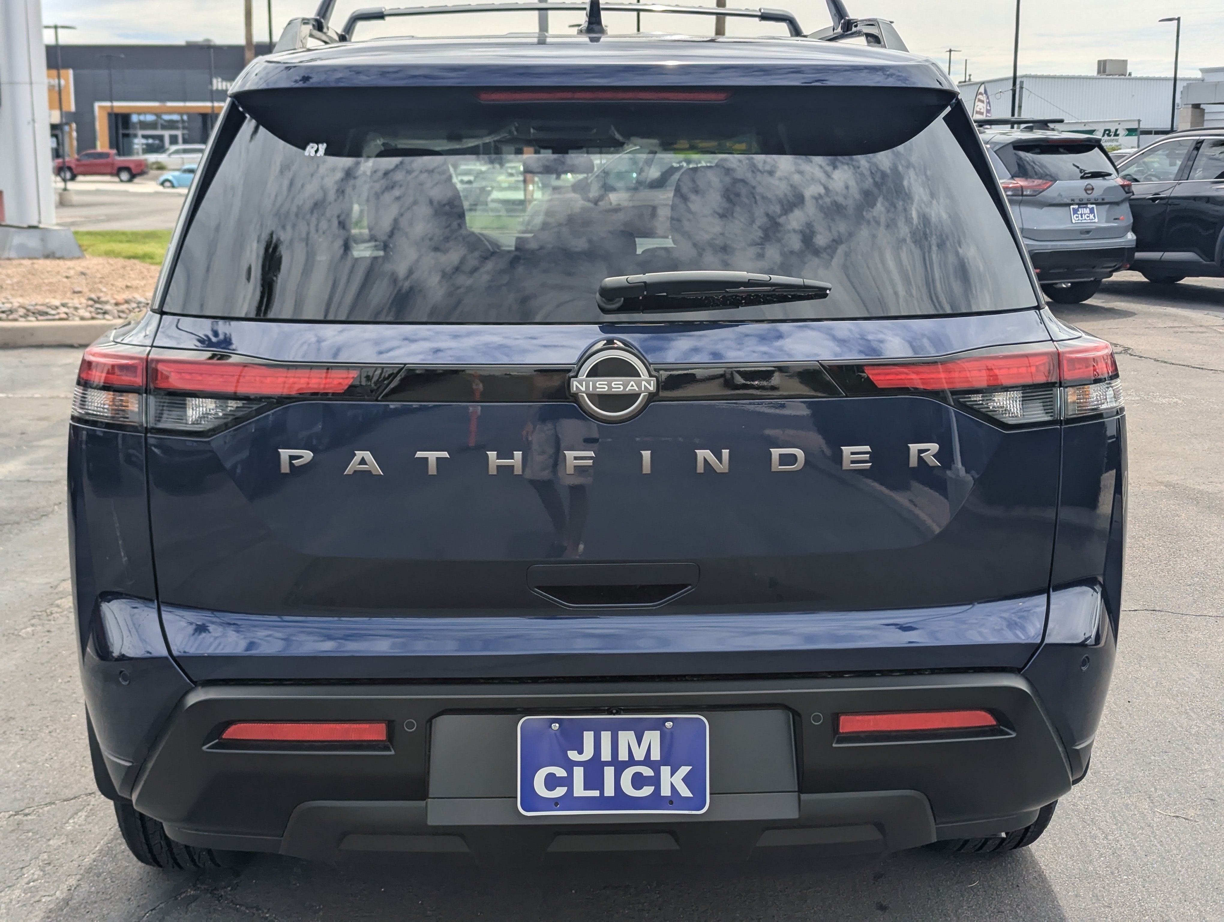 2026 Nissan Pathfinder SV