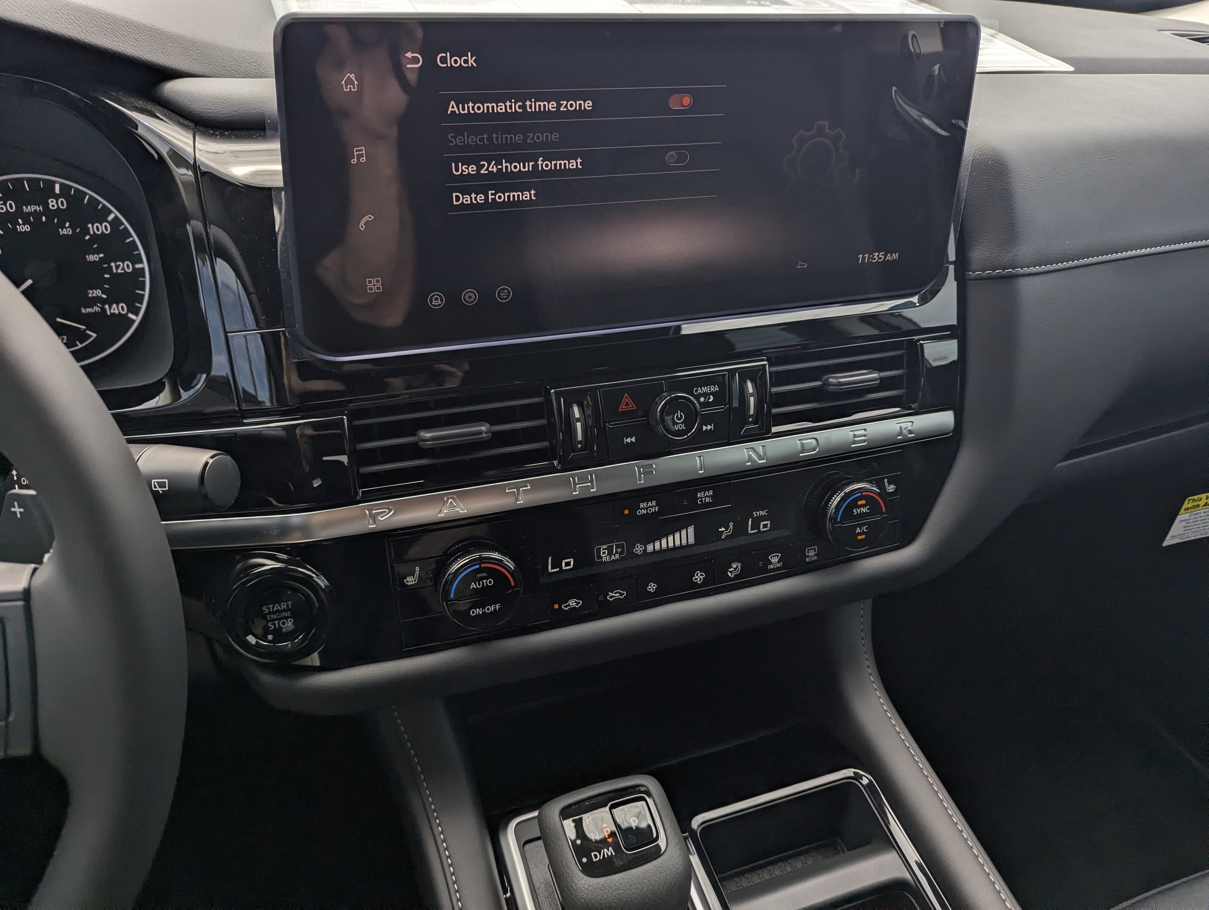 2026 Nissan Pathfinder SV