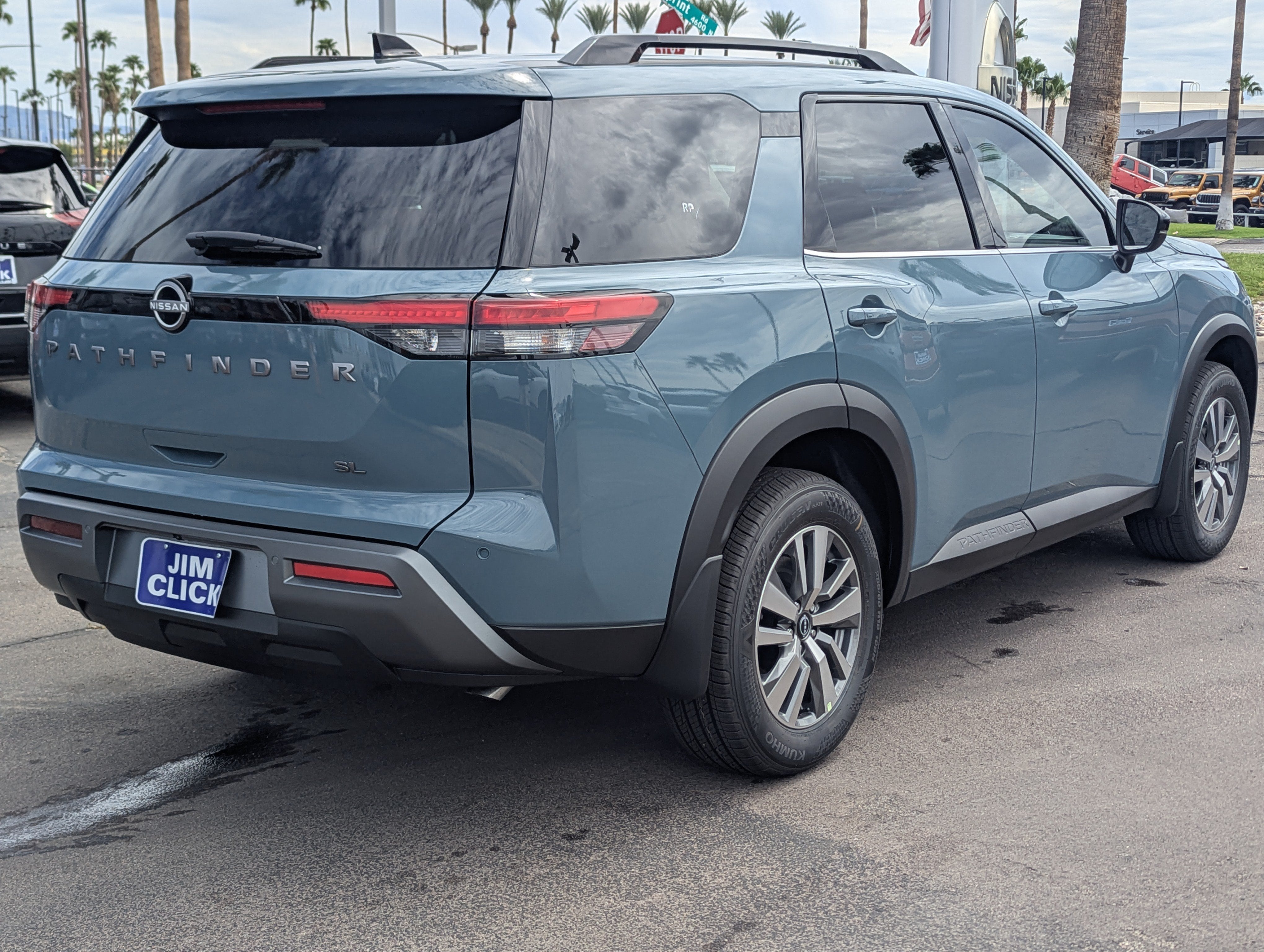2026 Nissan Pathfinder SL