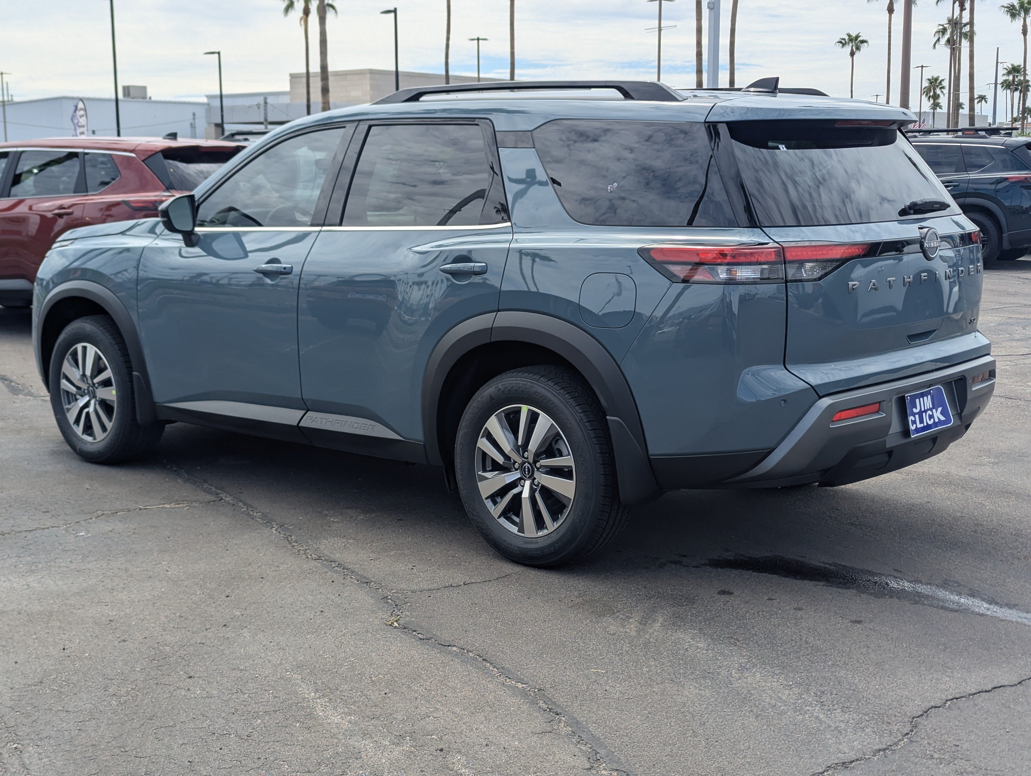 2026 Nissan Pathfinder SL