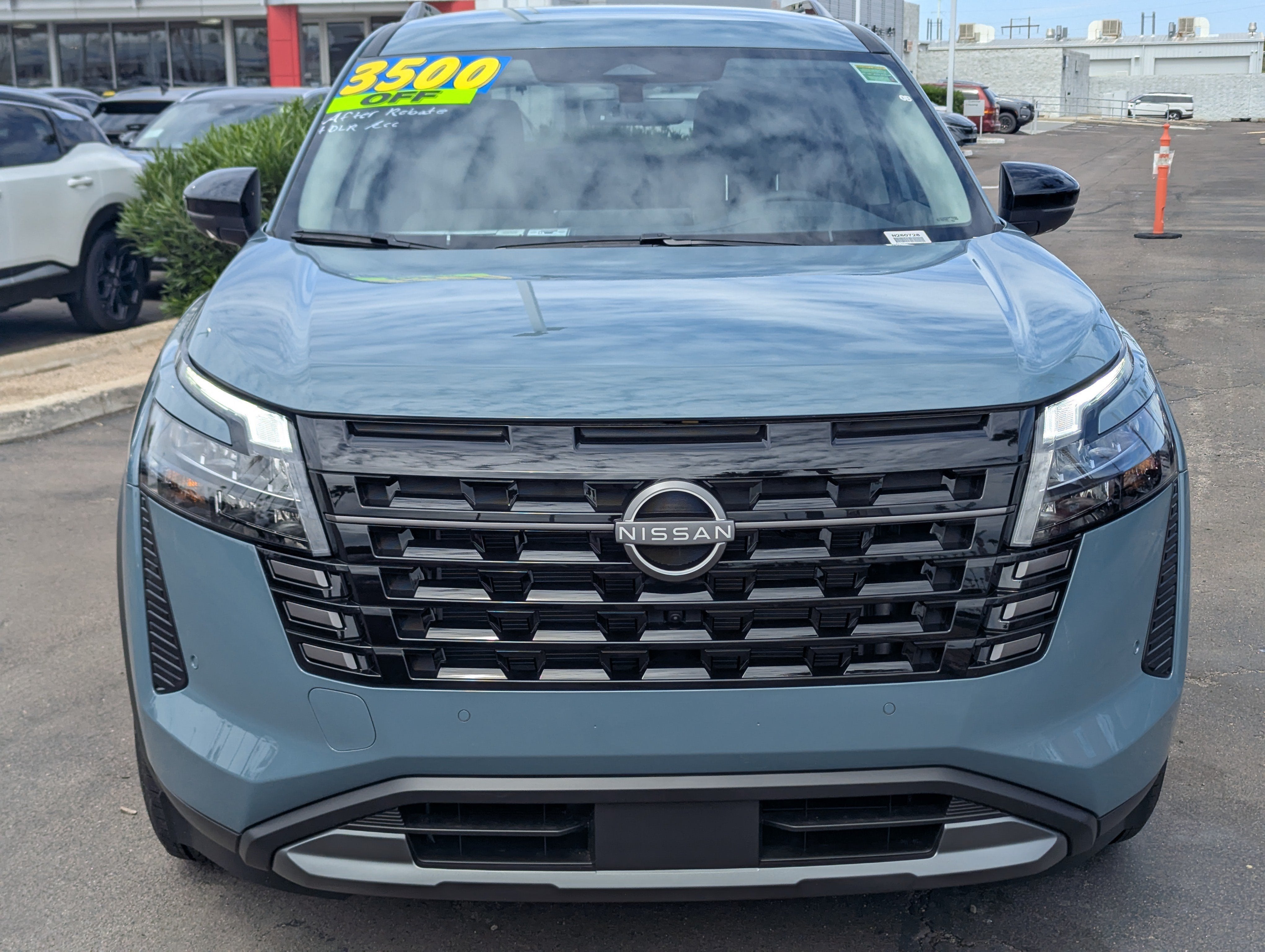 2026 Nissan Pathfinder SL