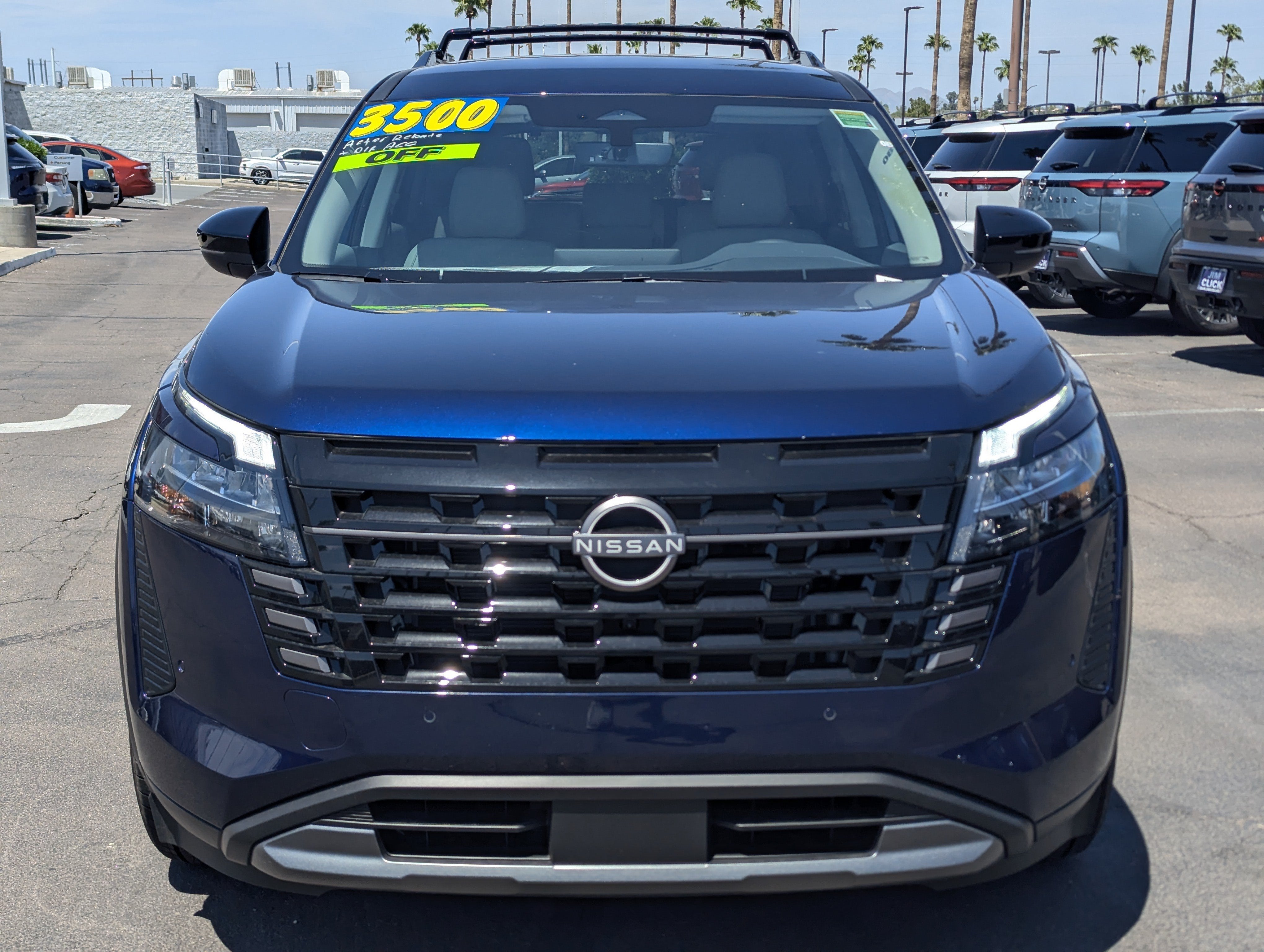 2026 Nissan Pathfinder SL